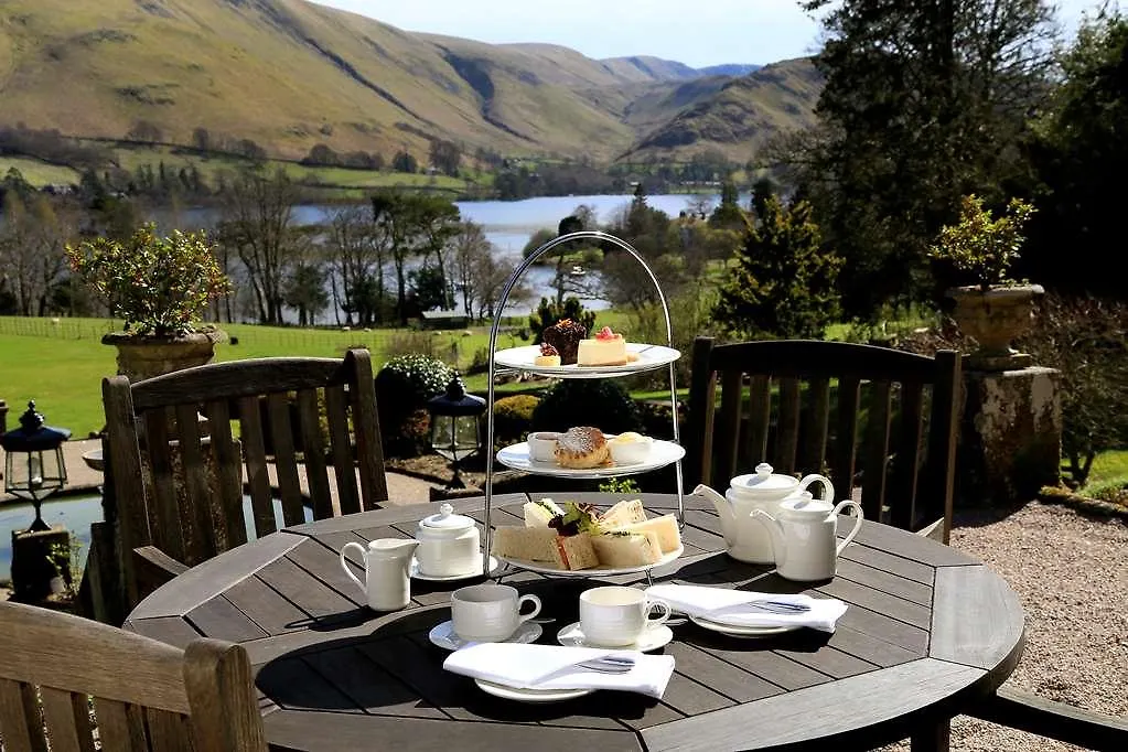 Hotel Macdonald Leeming House