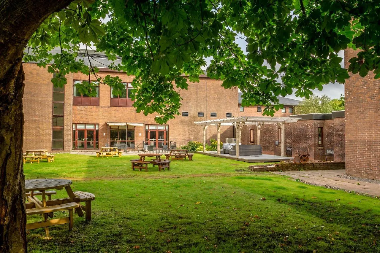 Hotel Summergrove Halls 3*