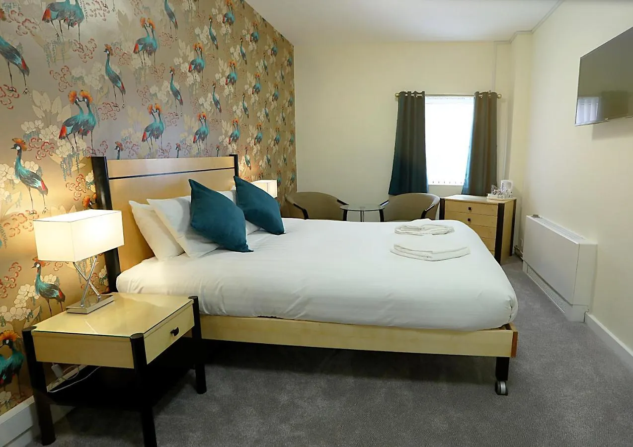 Summergrove Halls 3*