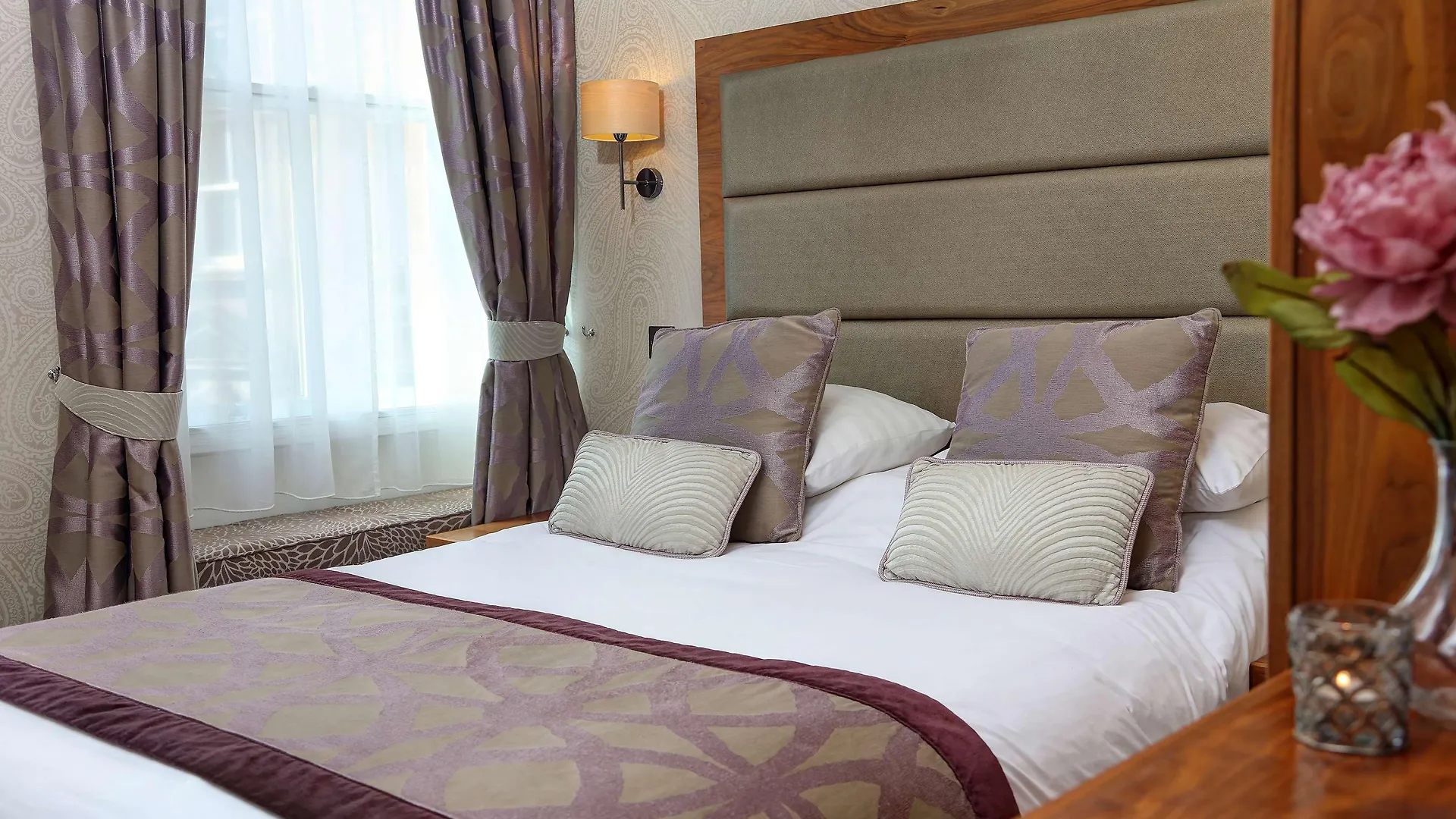 The George Hotel
