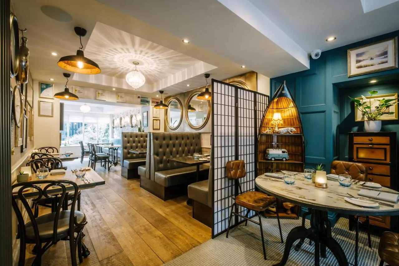 1863 Restaurant With 招待所