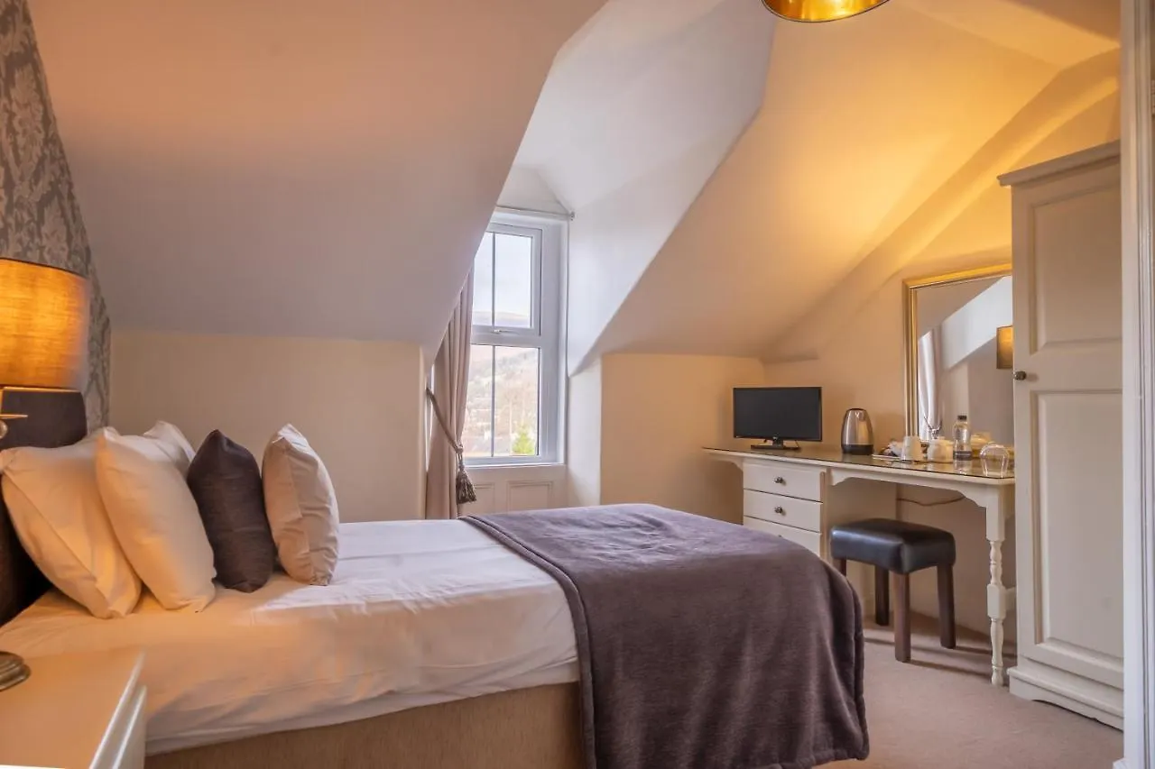 Highfield Otel 3*