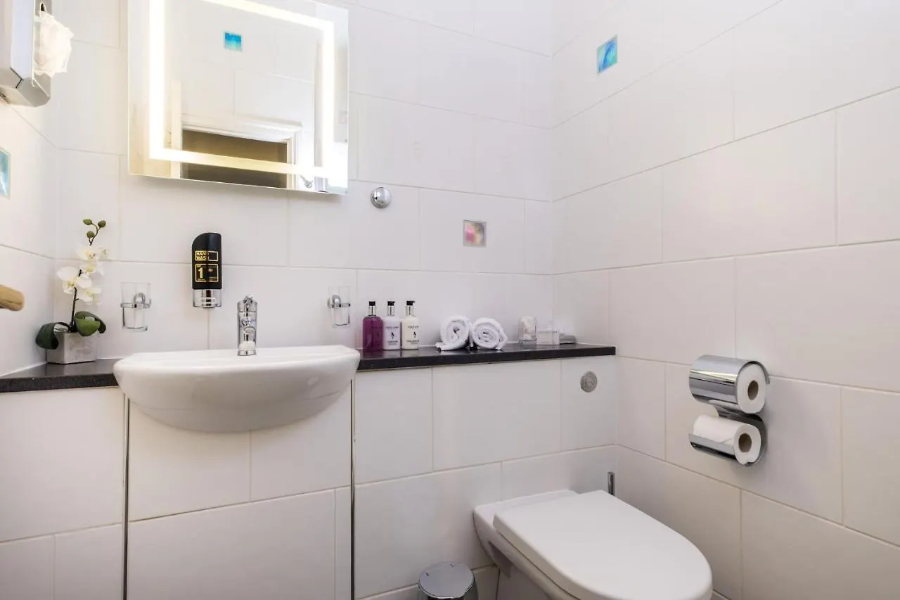 The Howbeck & The Retreat Incl Off-site Health Club And Parking Ev Point Available בית הארחה ווינדרמר