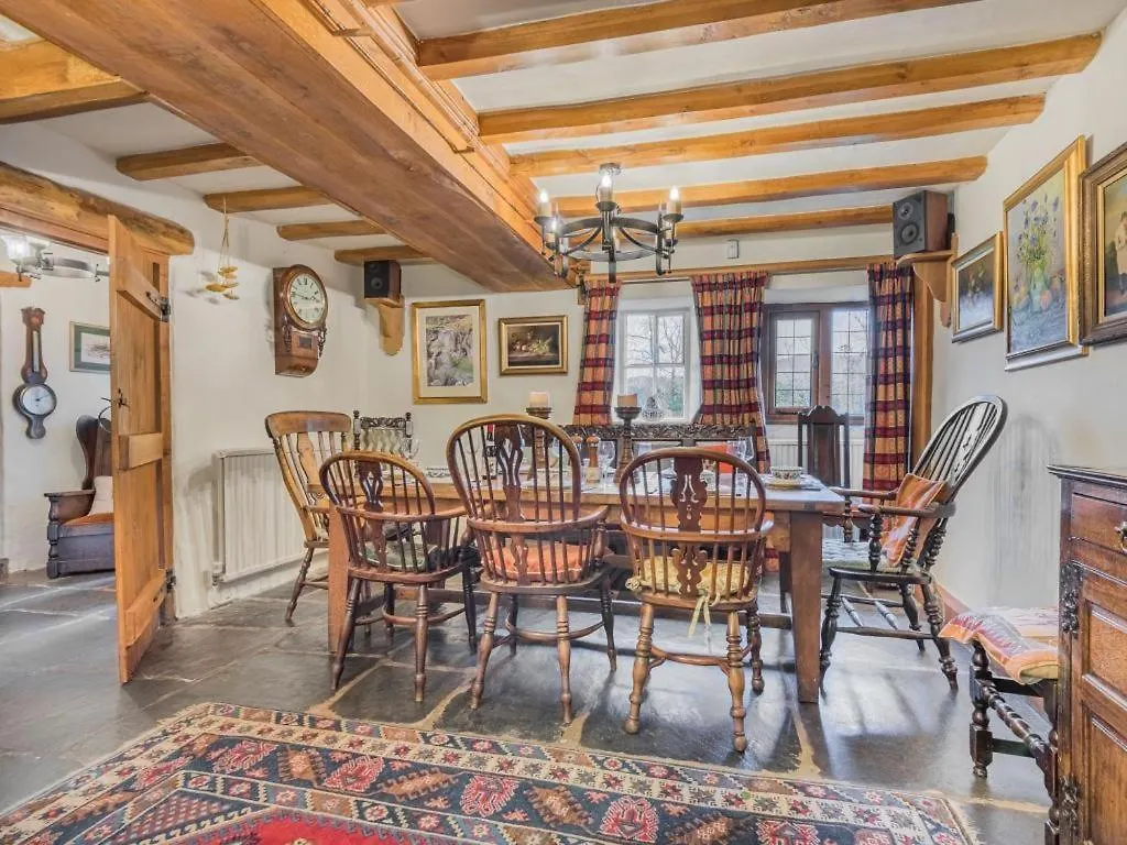 Holiday home 5 Bed In Sz259 *