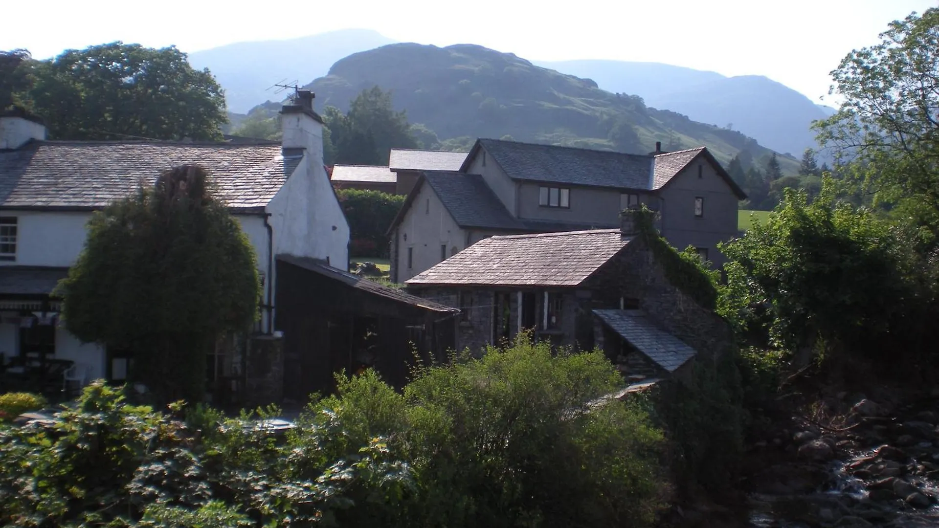 Inn The Black Bull And 2*