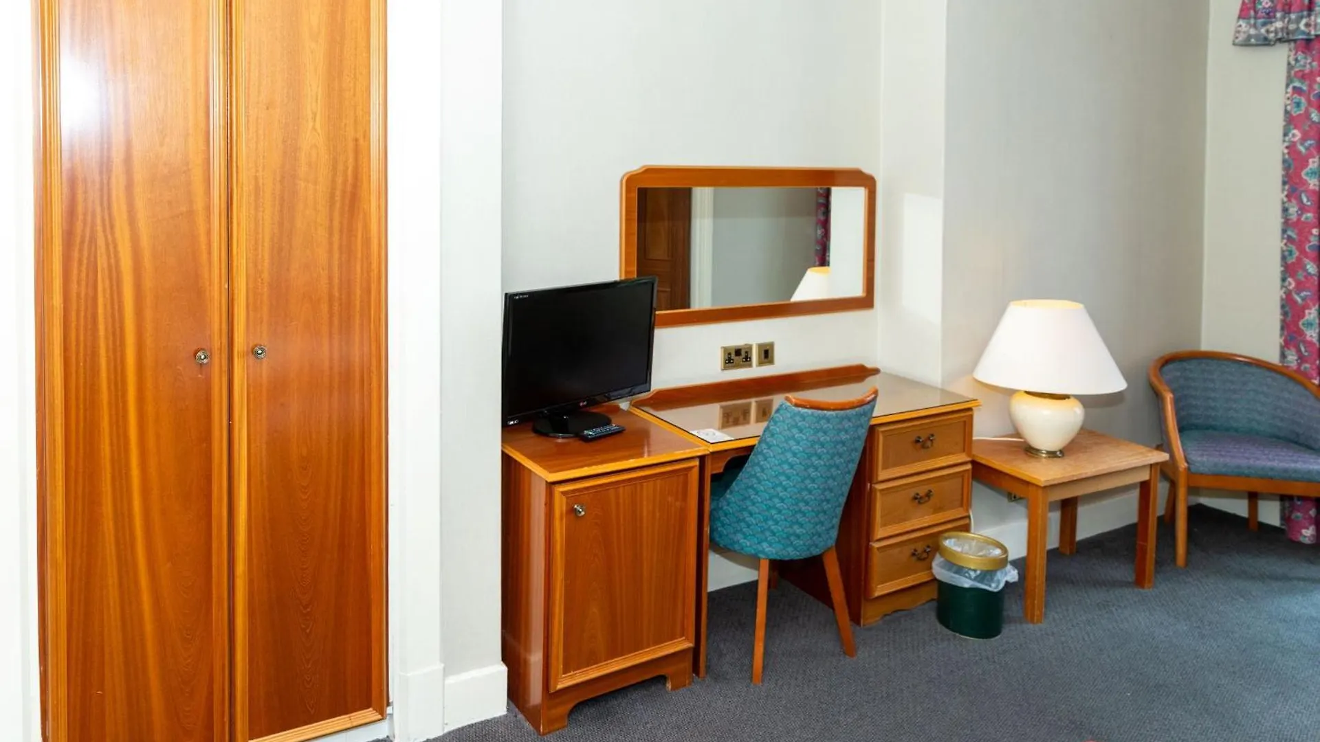 Cumbria Grand Hotel 3*