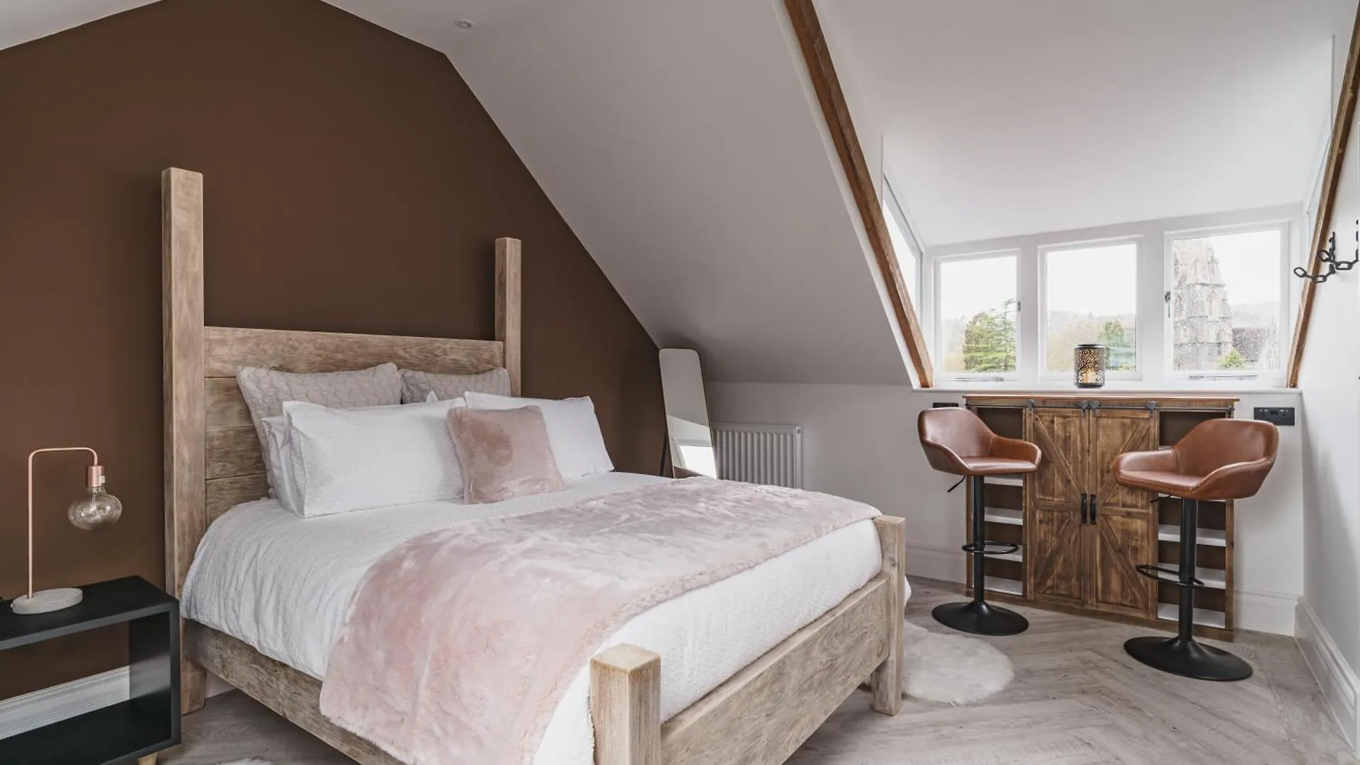 Avalon Luxury Escape- Centre Of