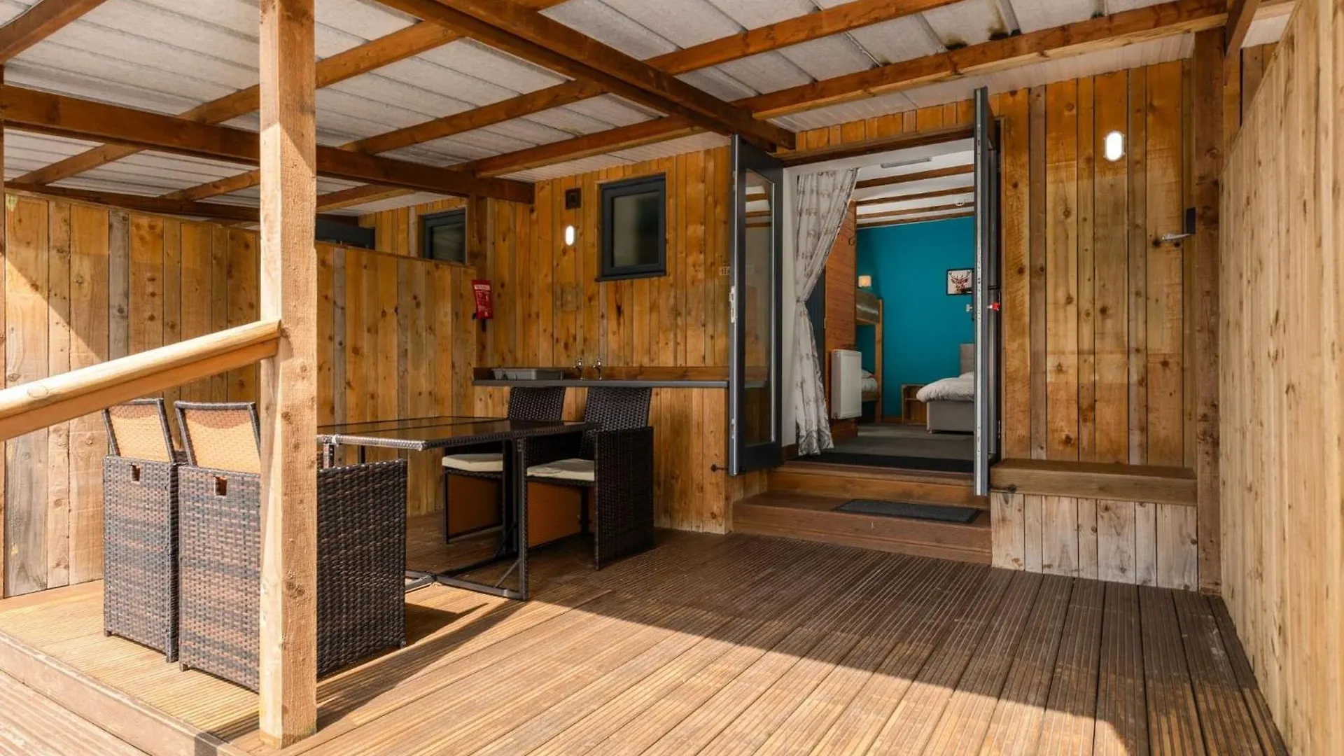 Cosy Glamping In The Valley - And Mega Pods