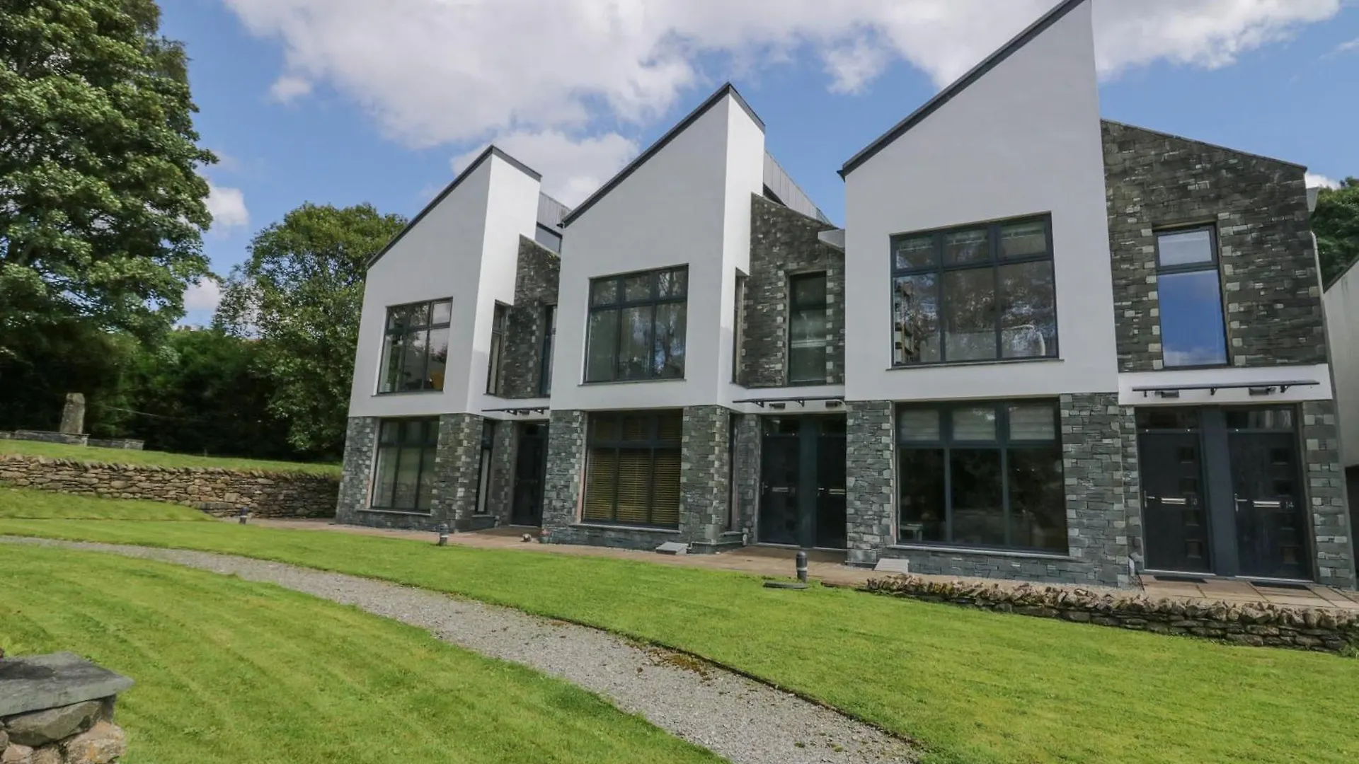 12 Blue Hill Park * Ambleside