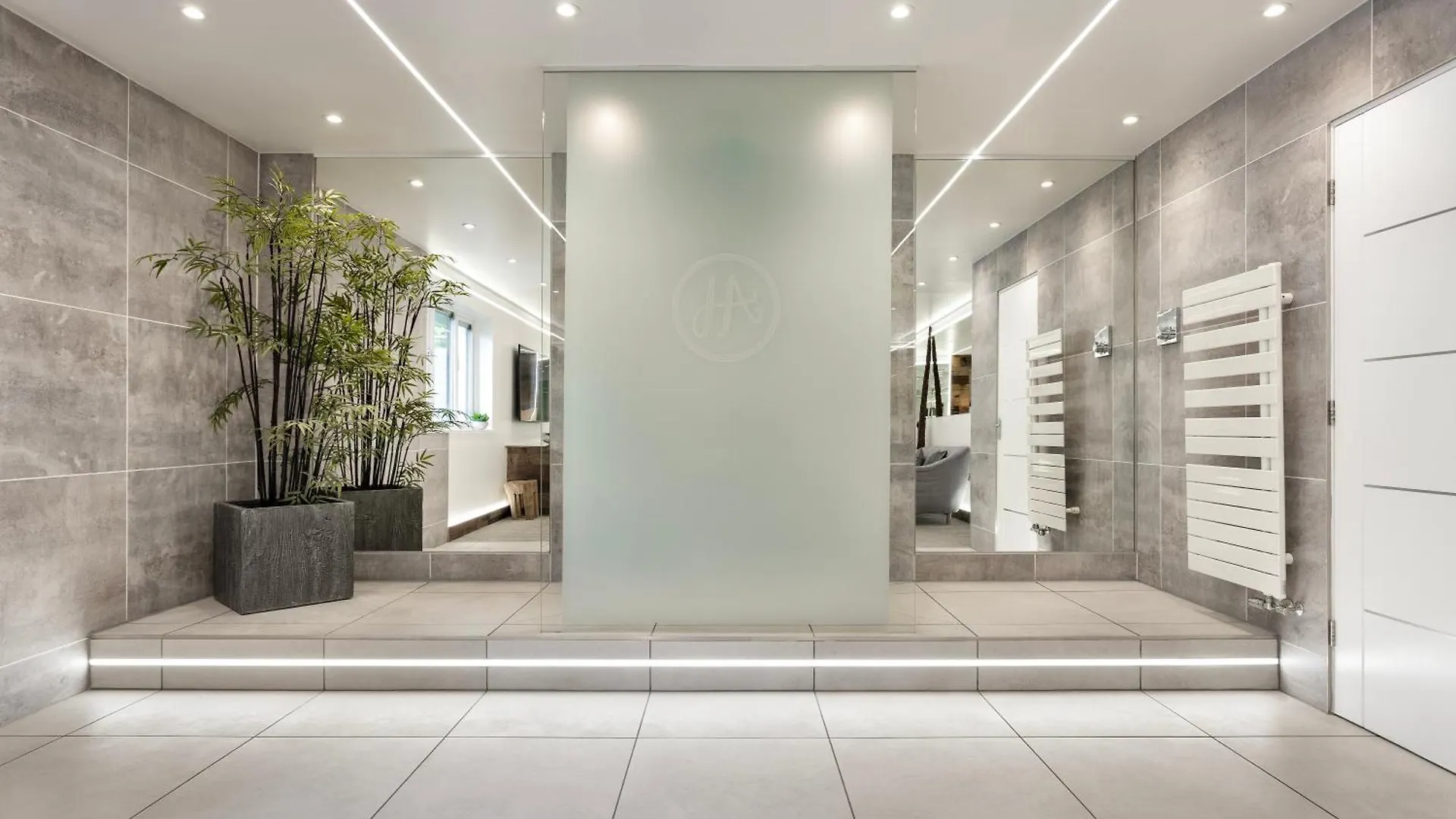 Aphrodites Group - Luxury Hot Tub In District! ボウネス＝オン＝ウィンダミア