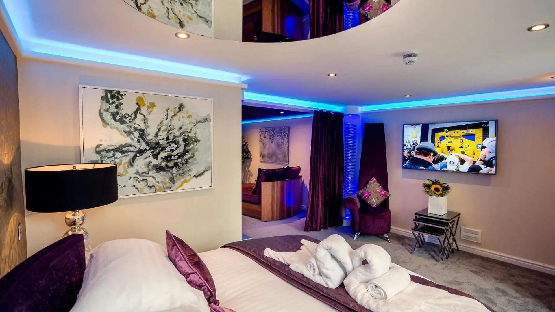 Aphrodites Group - Luxury Hot Tub In District! ホテル