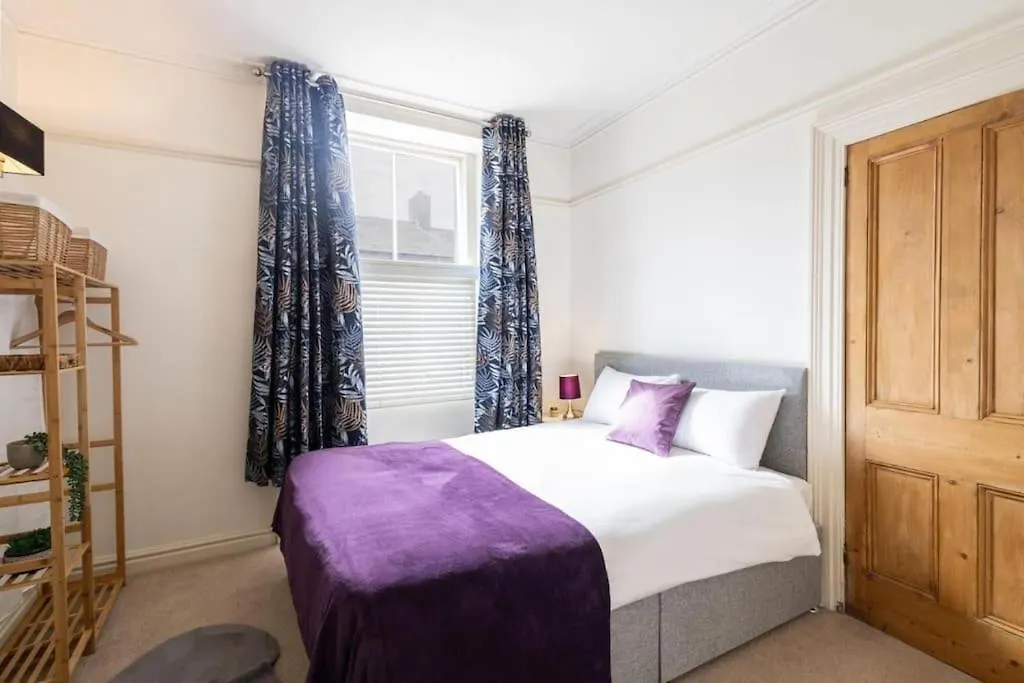 Hampton Manor House Apartment *