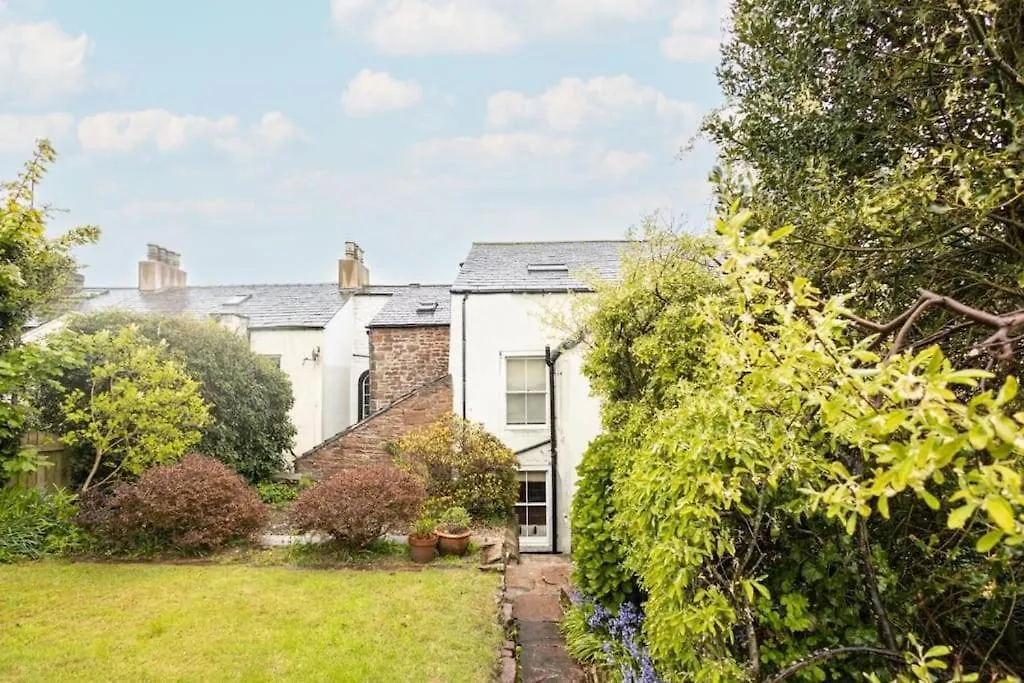 Hampton Manor House Apartment *