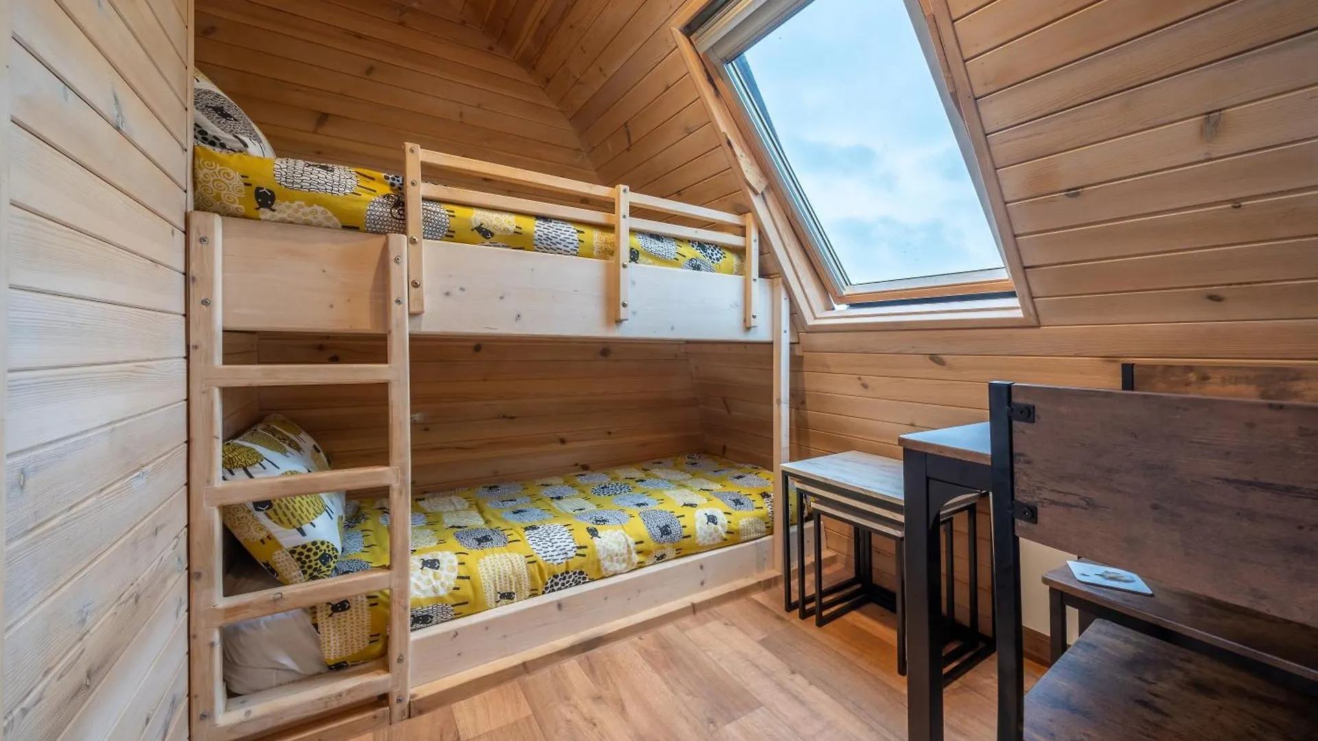Borrett Escapes - Luxury Pods