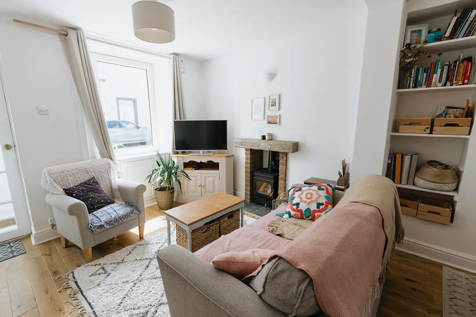Sun - Cosy In With A Log Burner In Ulverston, Cumbria *