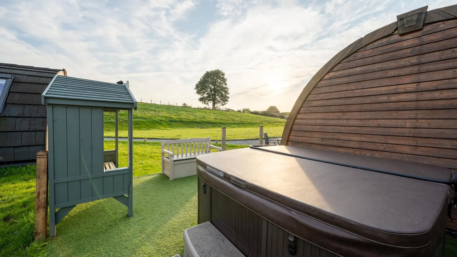 Borrett Escapes - Luxury Pods Lodge *