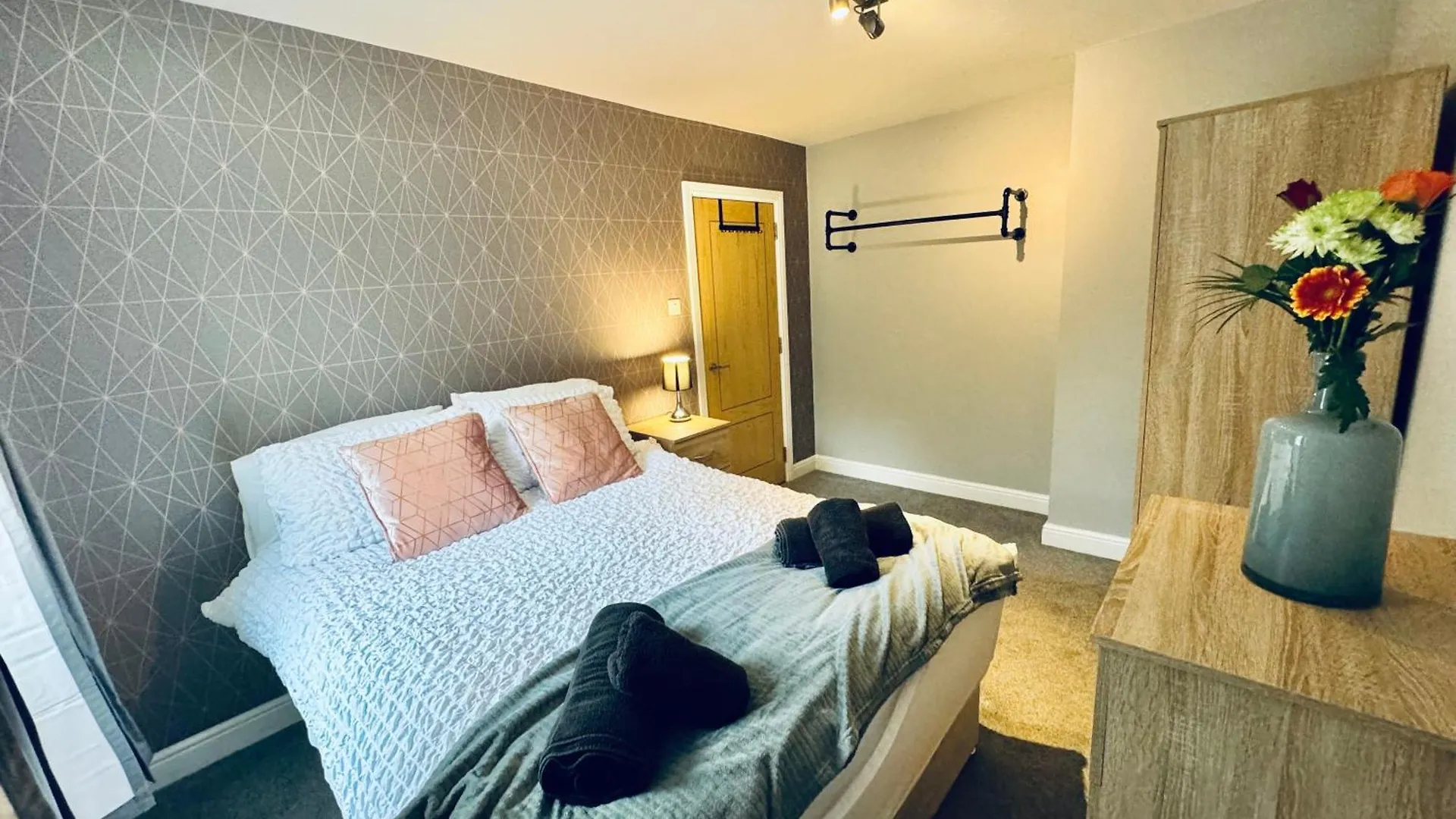 New Road - 2 Bedroom 아파트 화이트헤이븐