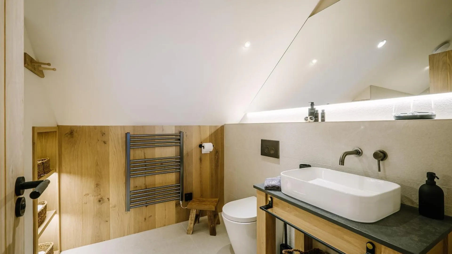 Ridge House Semesterbostad *