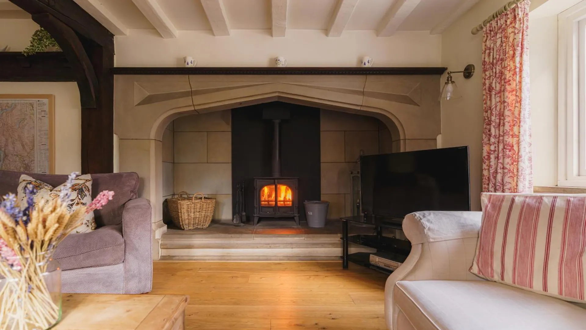 Half Way House, Clappersgate, Sleeps 8 *