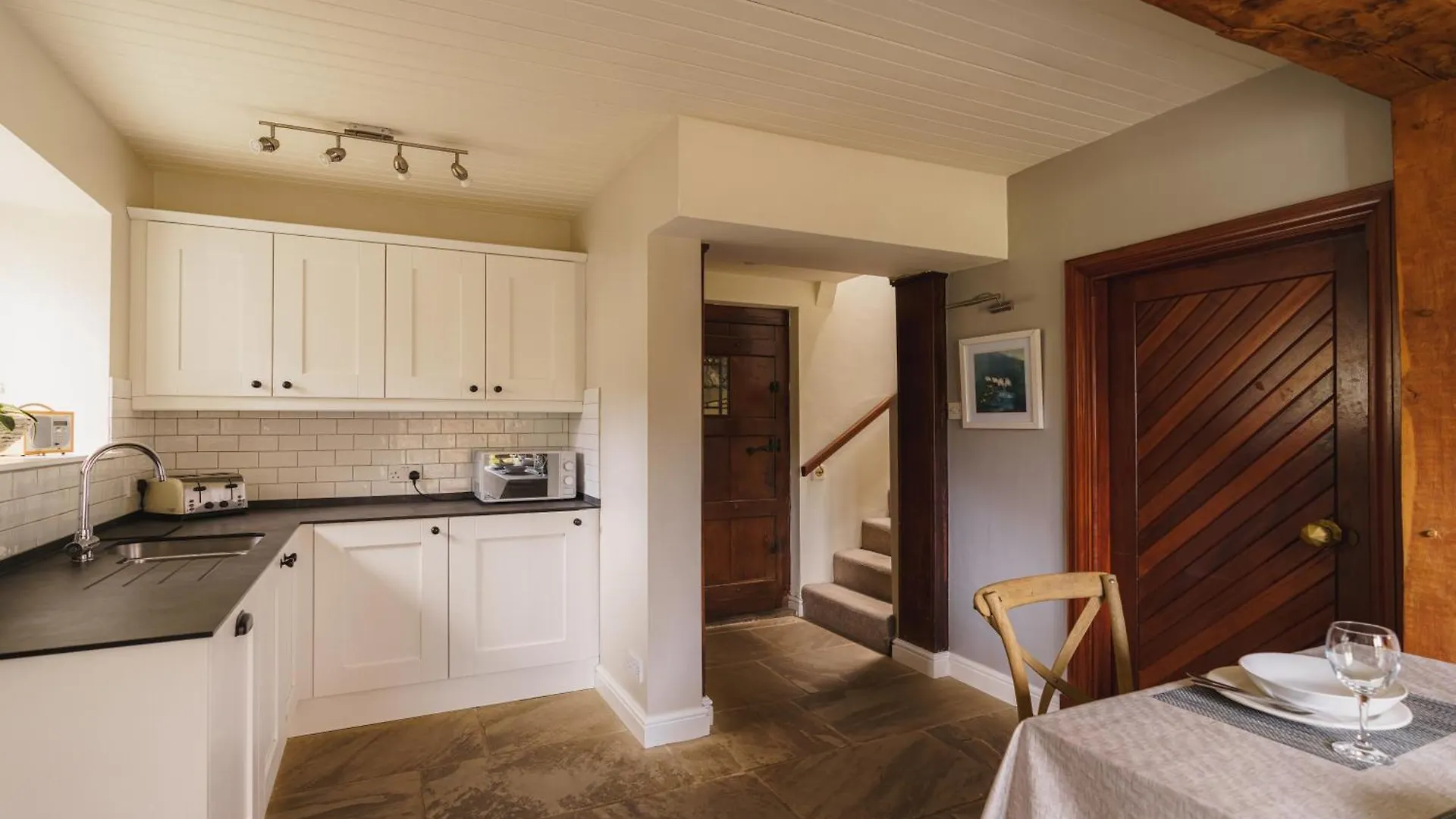 Half Way House, Clappersgate, Sleeps 8 度假居 安布尔塞德