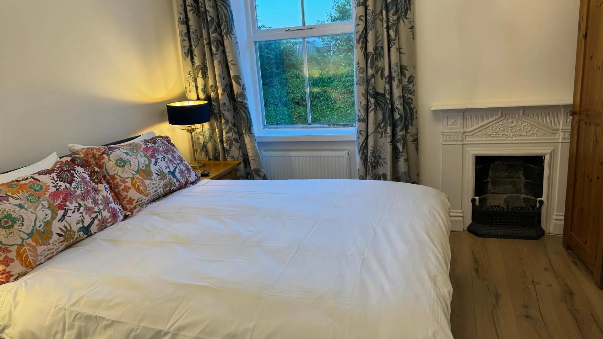 Konukevi King-bed En-suite
