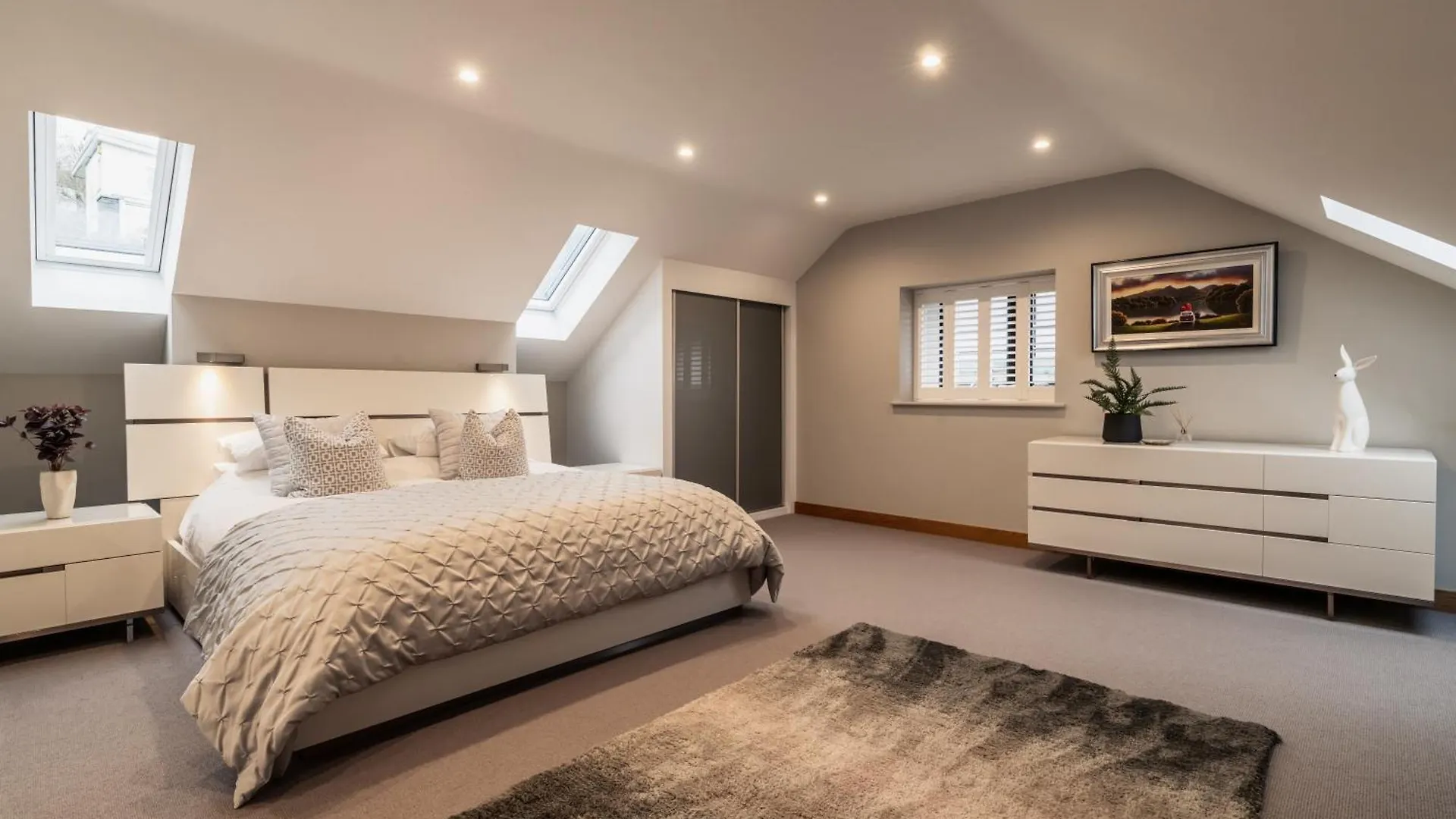 Midways, Stunning Retreat In The Heart Of