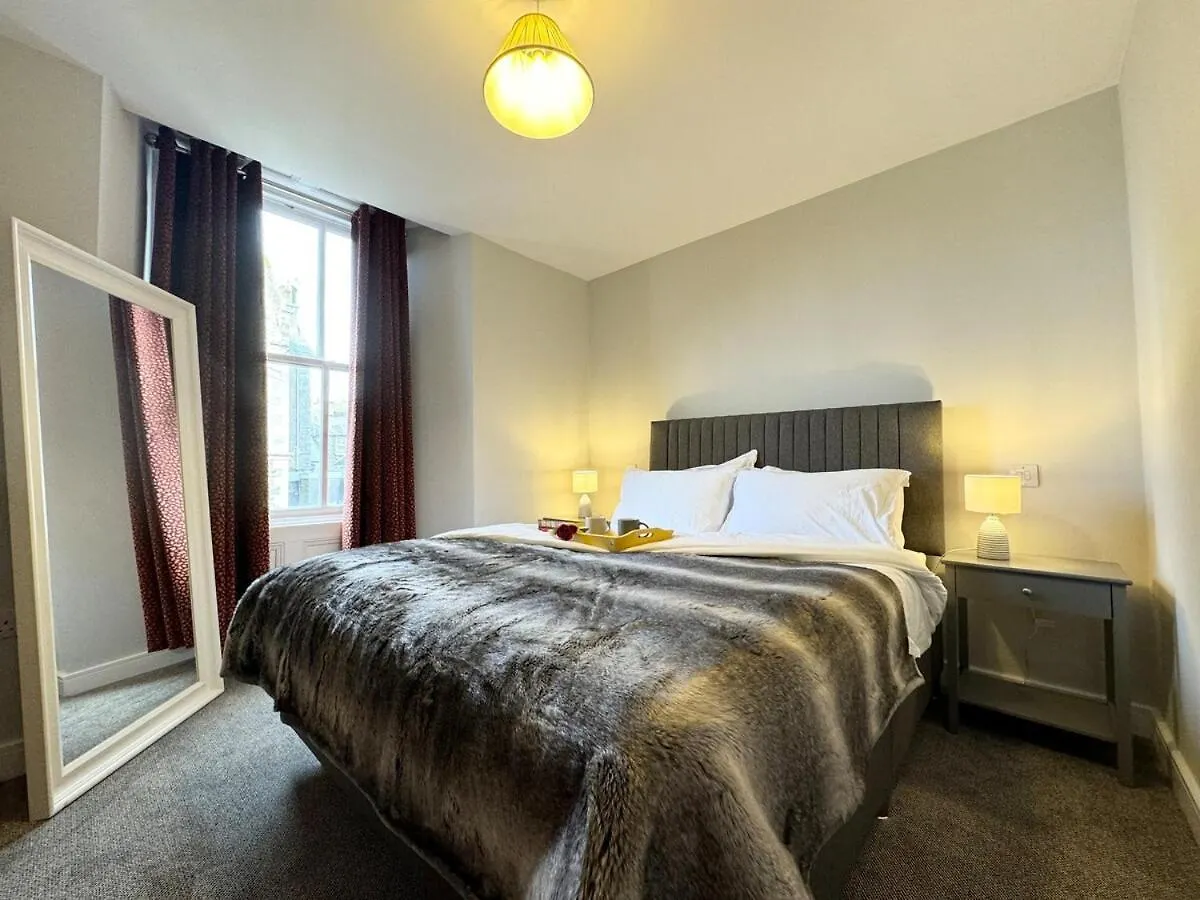 Apartment The Queens Nest, 1 - Bed, Sleeps 2 *