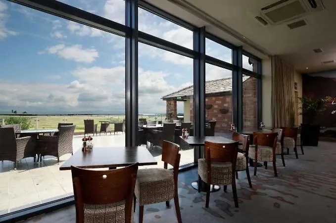Fell View Apartment *