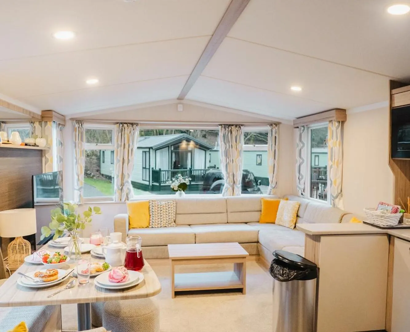 Beautiful 3bed Caravan On Windermere - On White Cross Bay Lägenhet