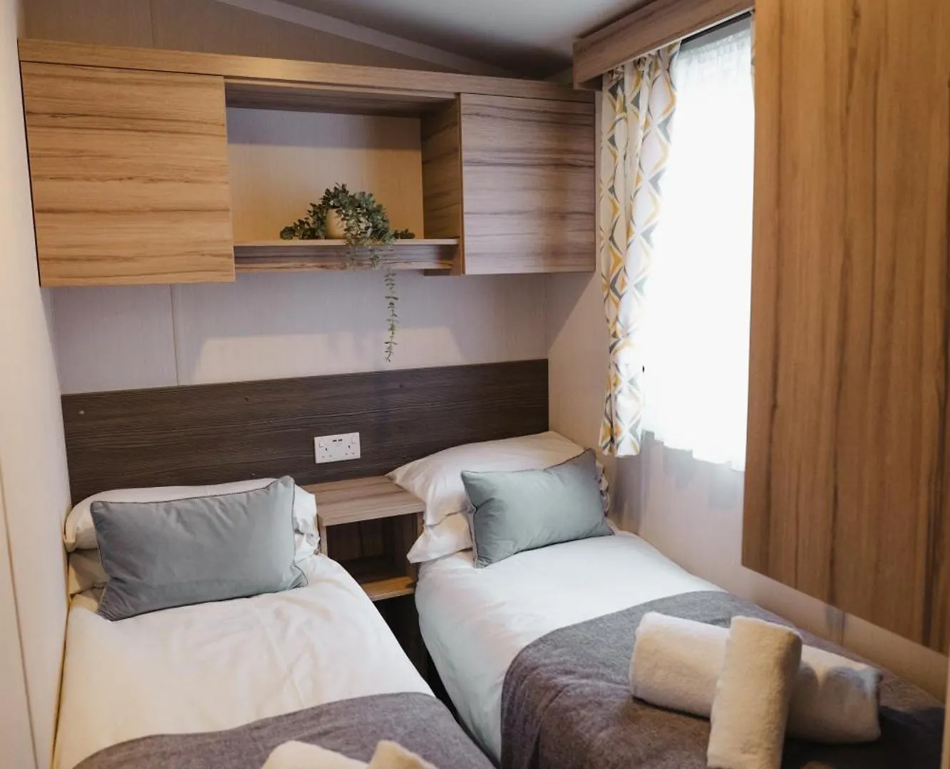Beautiful 3bed Caravan On Windermere - On White Cross Bay