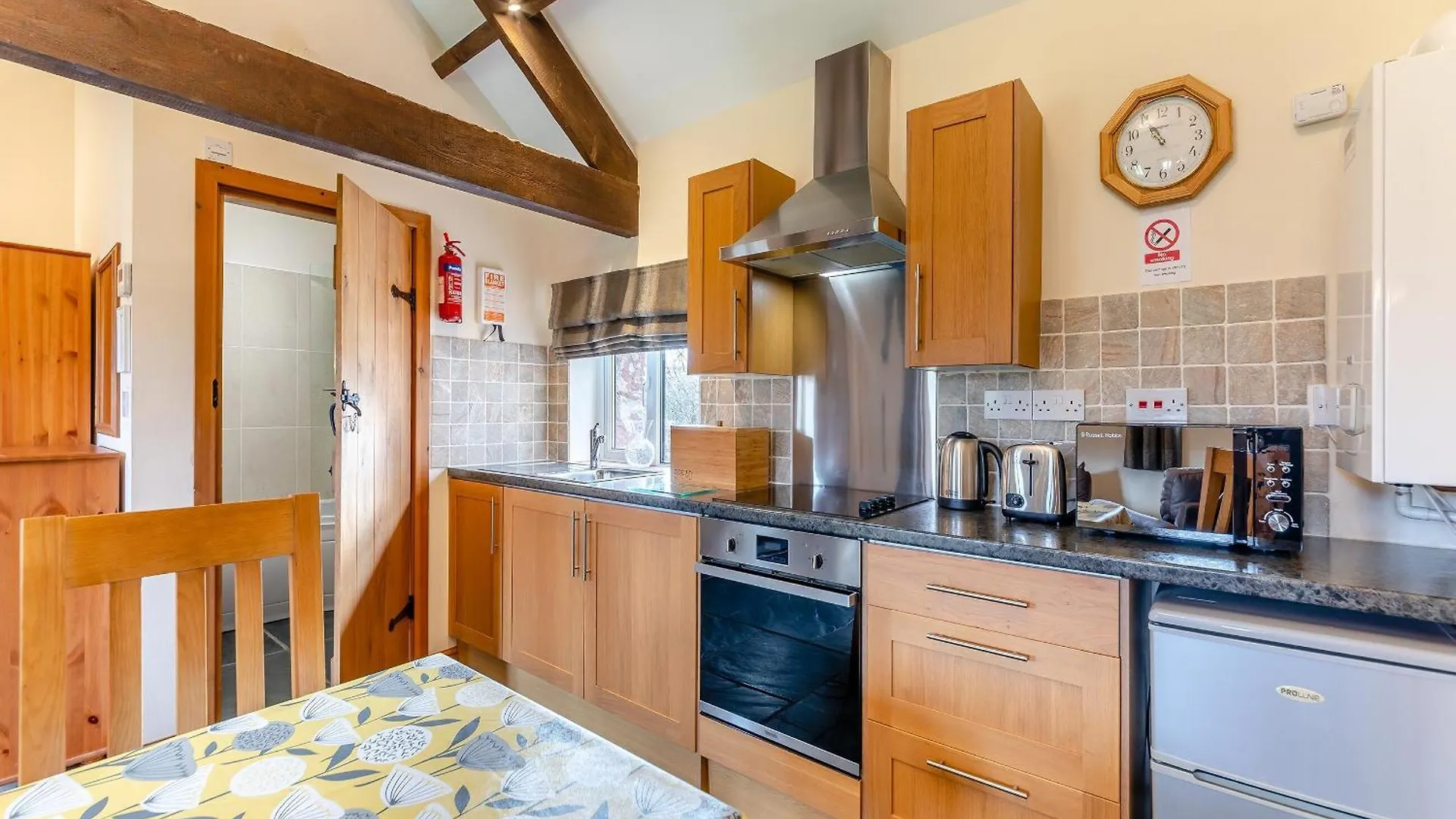 Eight Byre - Uk48913