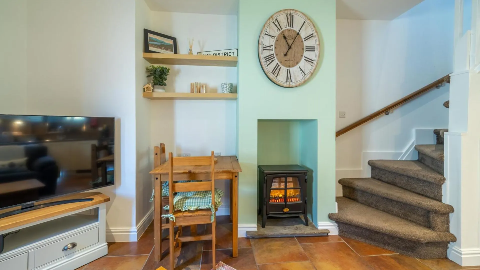 Bell - Is Five Minutes Walk To Pubs, Restaurants And Shops Holiday home *