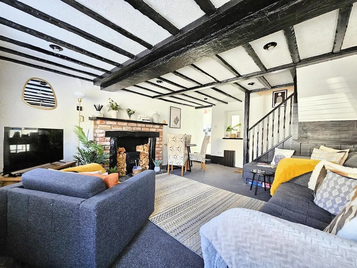 Leaf Tree Cottage, Close To Coast, Lakes And Fells *