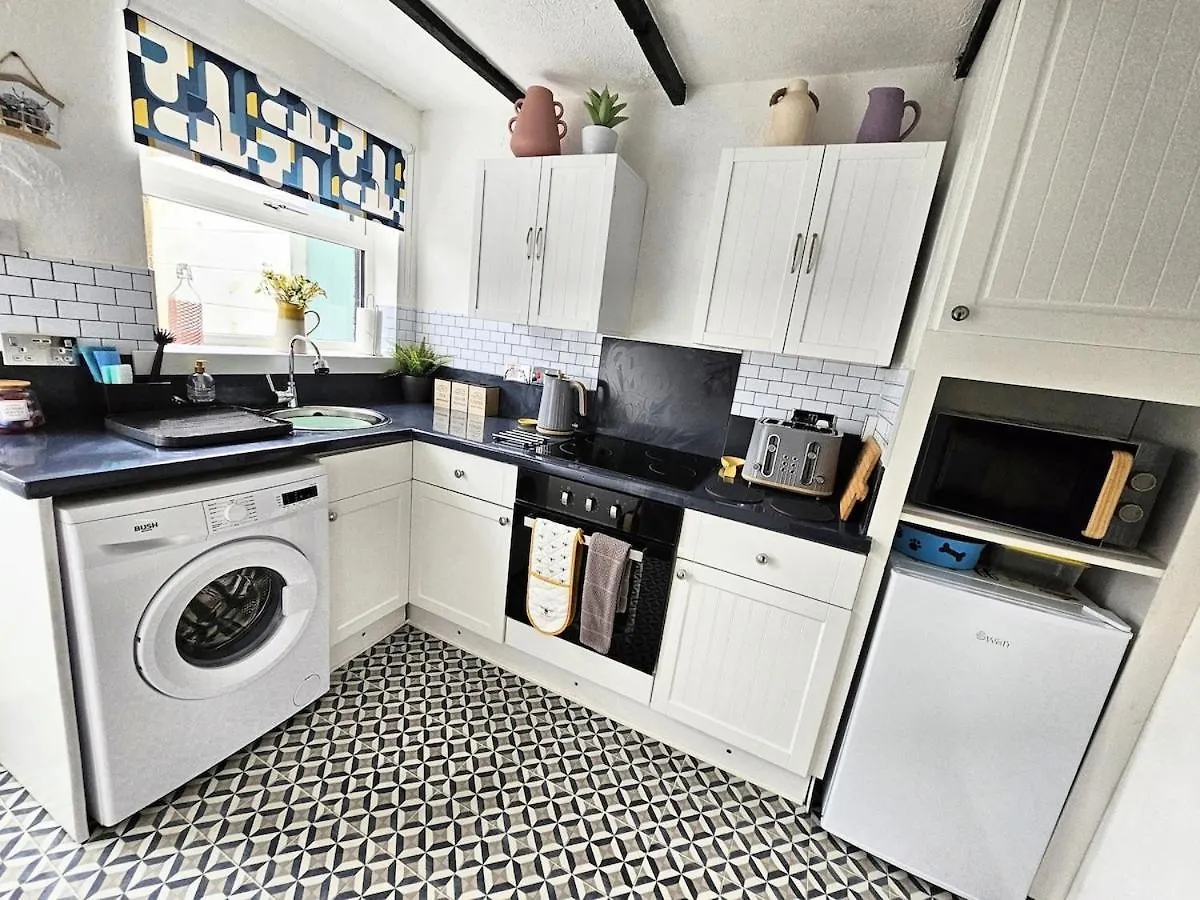 Leaf Tree Cottage, Close To Coast, Lakes And Fells Holiday home