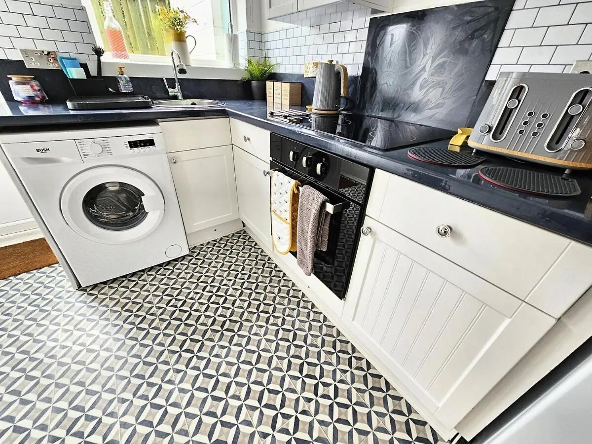Leaf Tree Cottage, Close To Coast, Lakes And Fells Holiday home