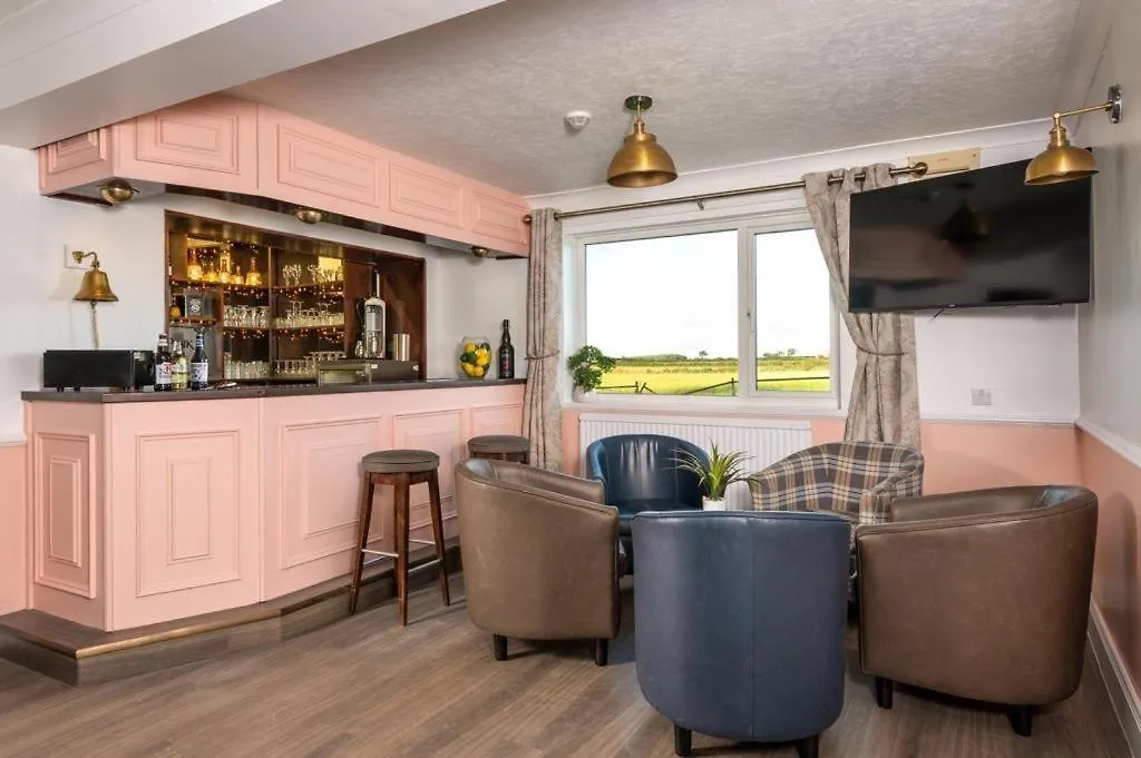 Holiday home Big Pink House Mealsgate