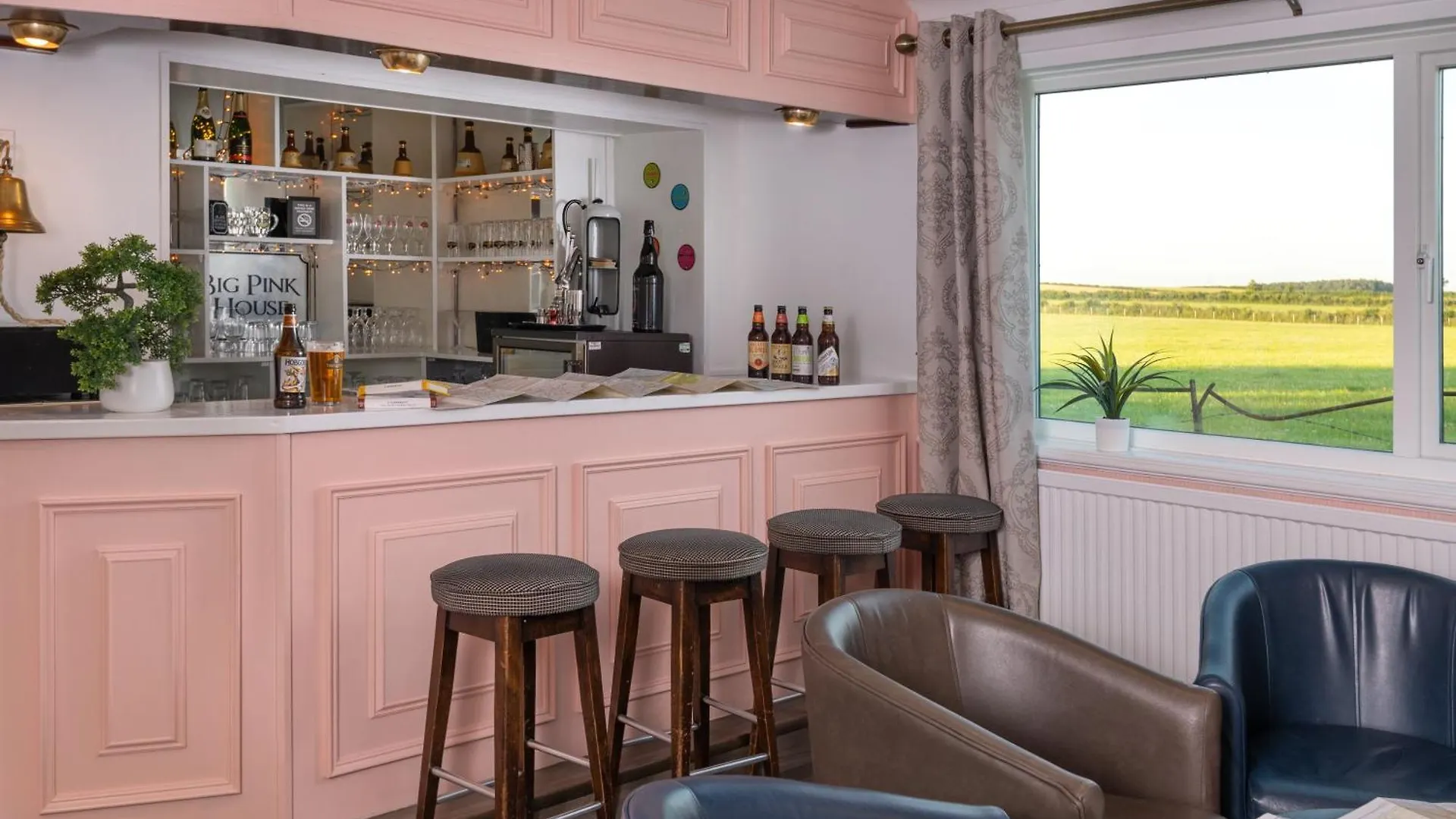 Holiday home Big Pink House