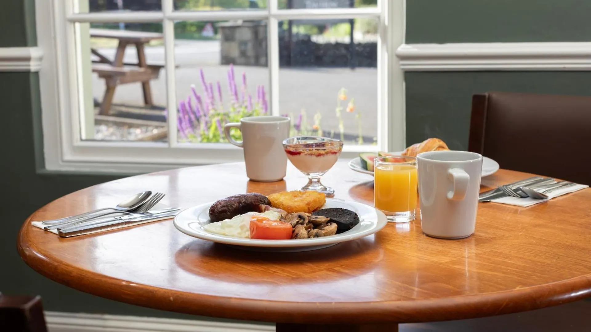 District Castle Hotel 4*