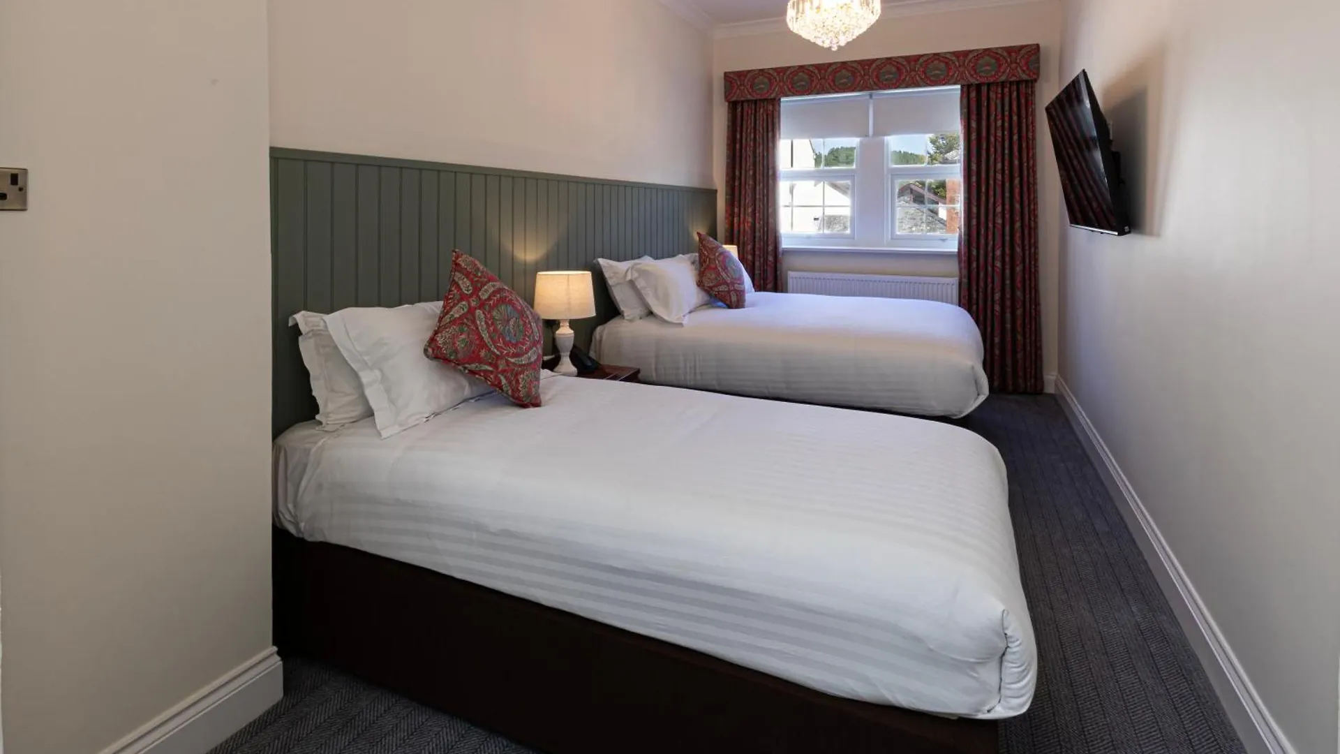 Hotel District Castle 4*