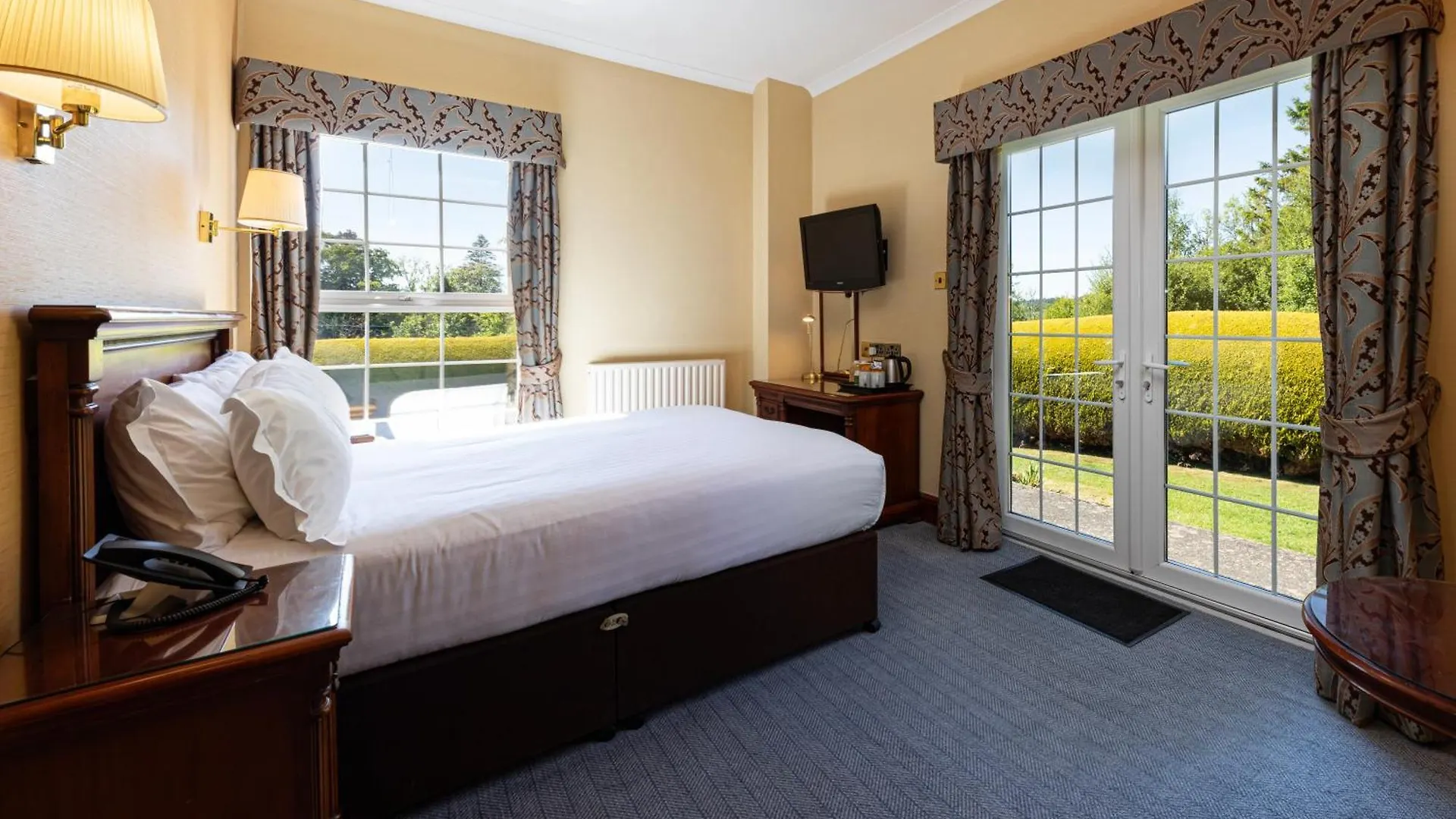 District Castle Hotel