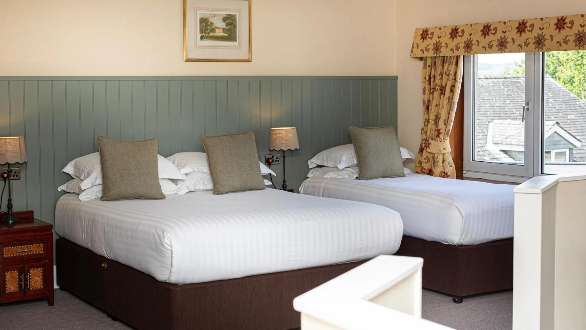 District Castle Hotel 4*