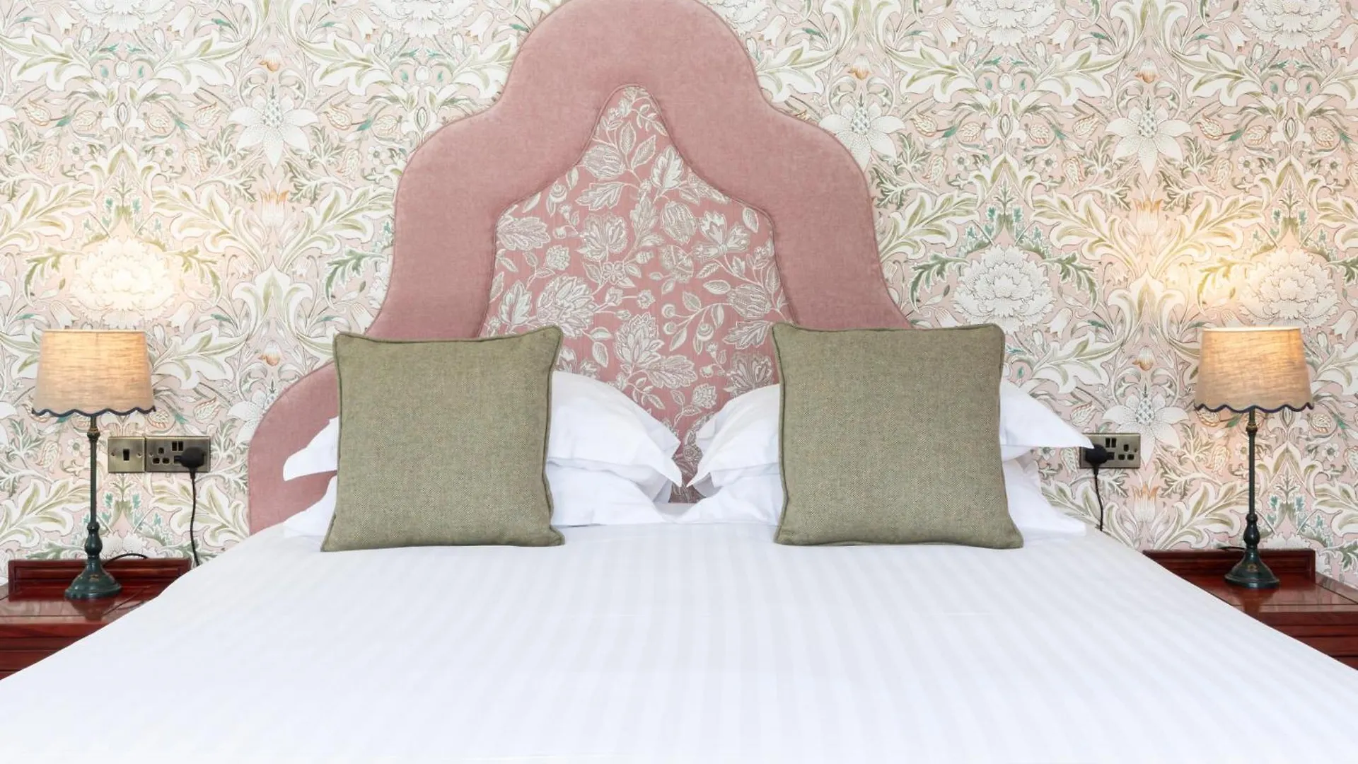 Hotel District Castle 4*