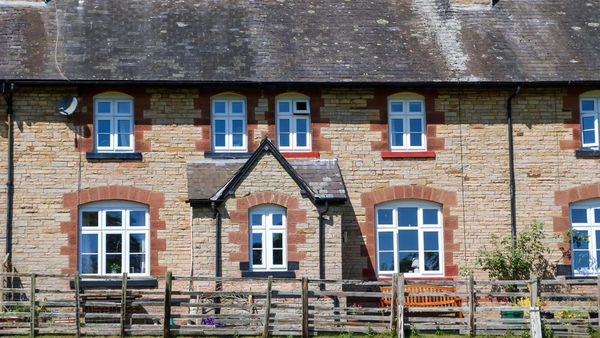 3 Railway Long Marton