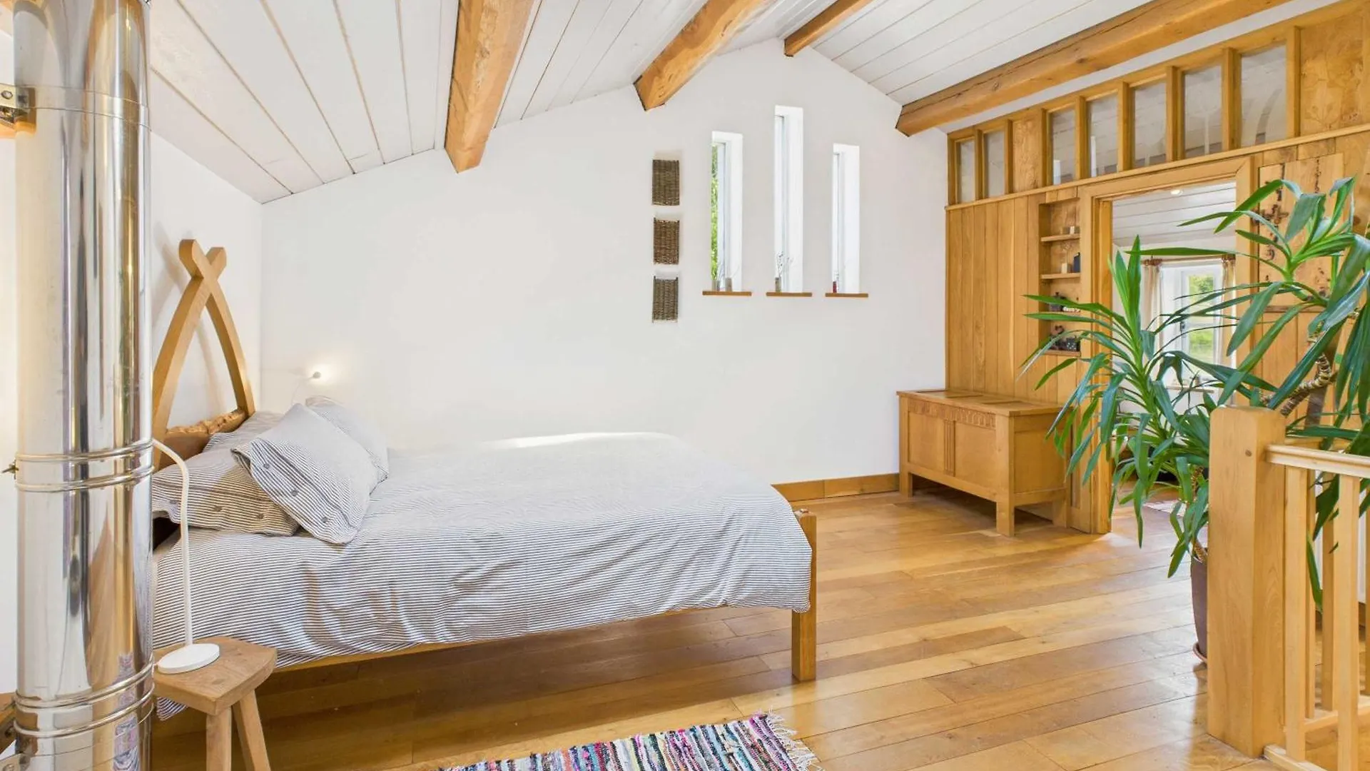 Host & - The Bothy Wigton