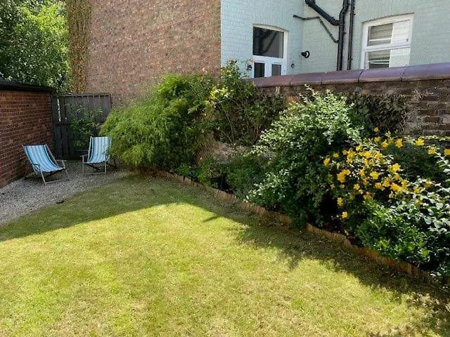 Chertsey Mount Townhouse, Carlisle (Cumbria)