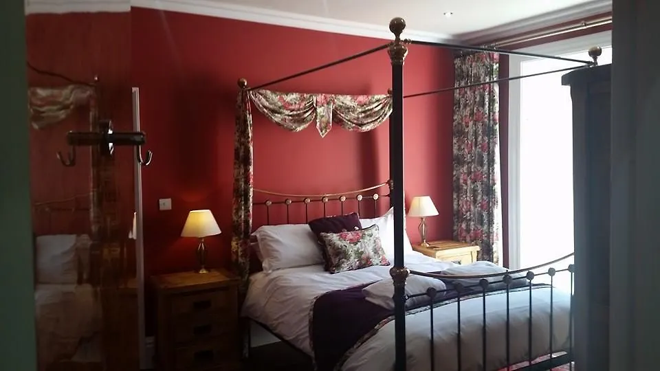 House Hotel 5*