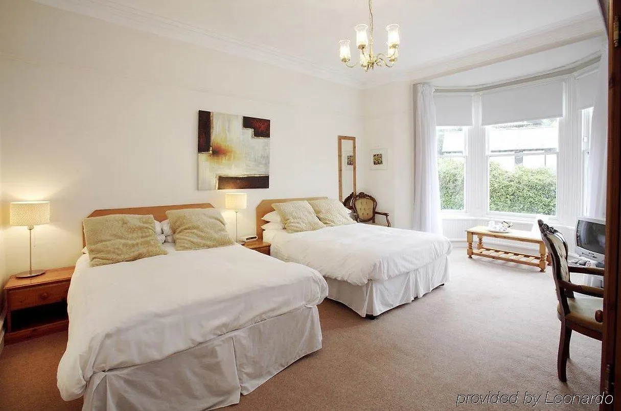 Lakes Hotel 3*