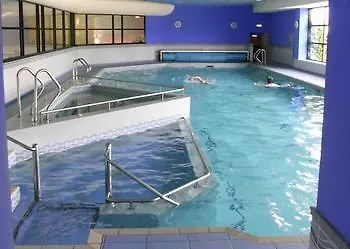 Hotel Whoop Hall And Leisure