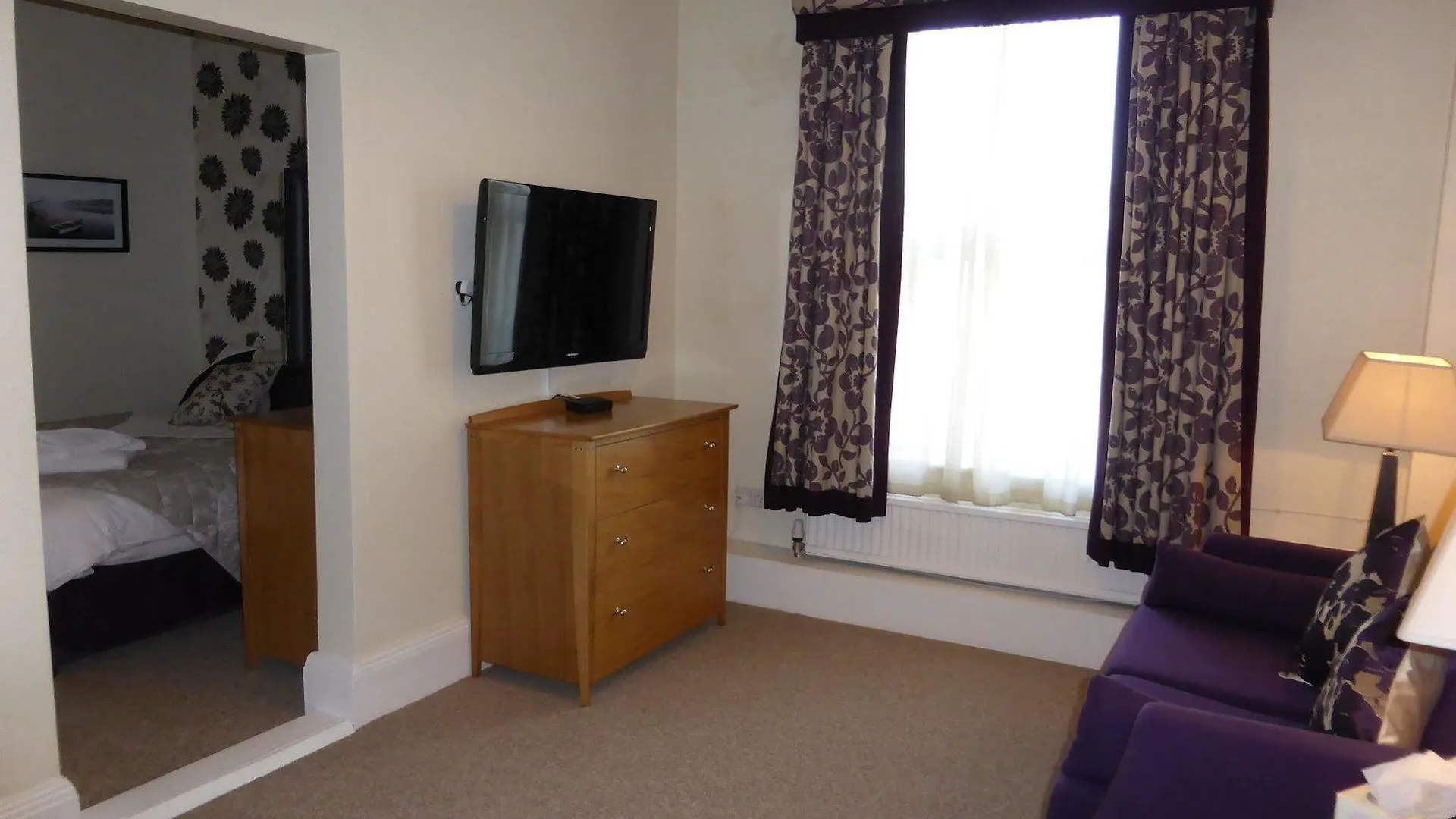 Bailey Ground Hotel