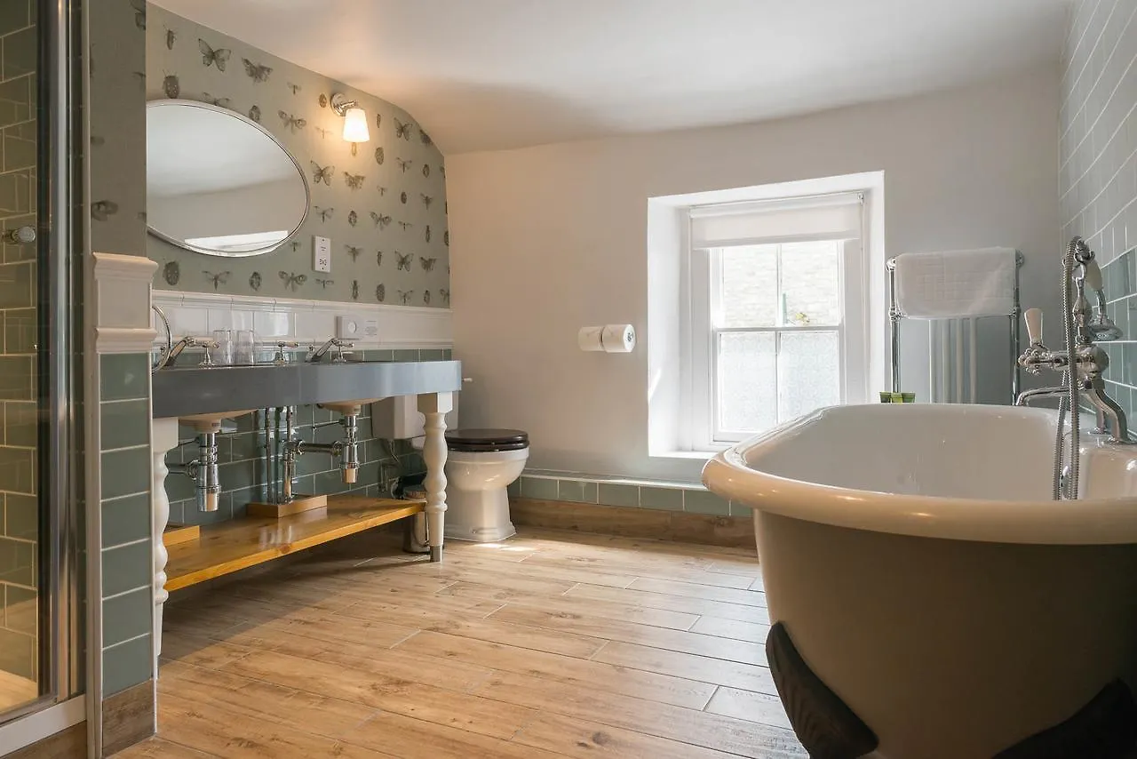 The Horse And Farrier And The Salutation Keswick